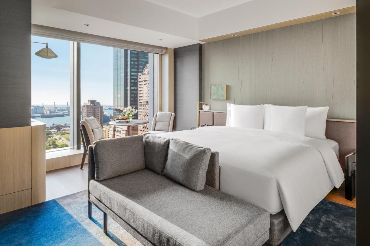 InterContinental Kaohsiung, an IHG Hotel Bagian luar foto Deluxe Suite