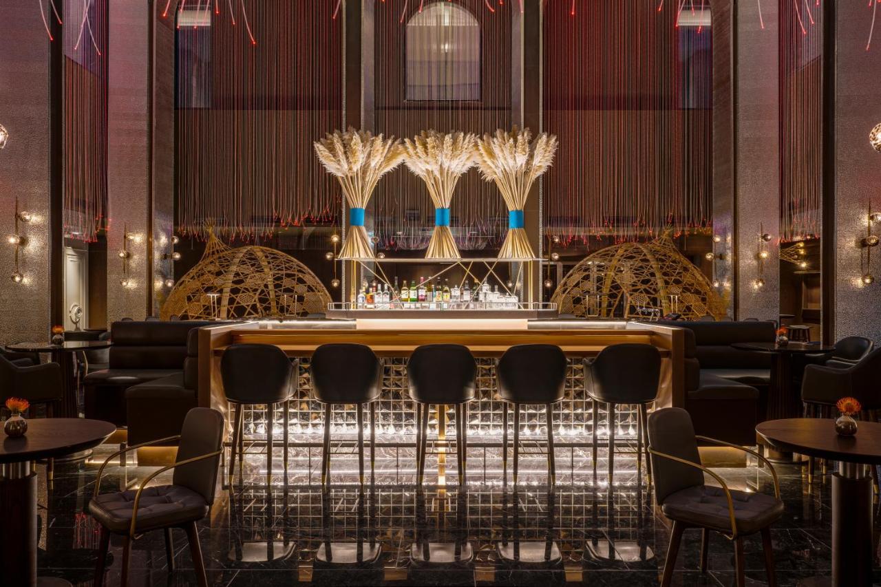 InterContinental Kaohsiung, an IHG Hotel Bagian luar foto The bar at the lobby