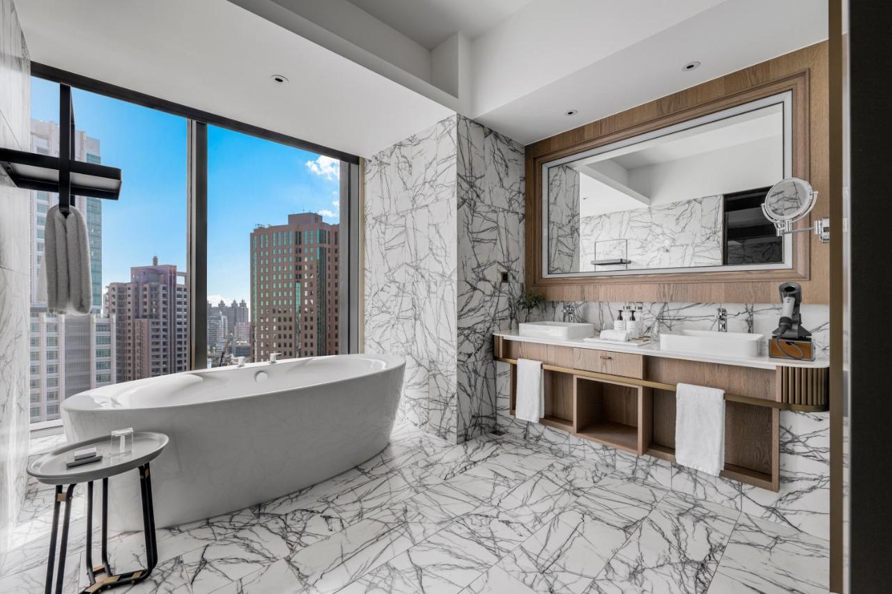 InterContinental Kaohsiung, an IHG Hotel Bagian luar foto Bathroom
