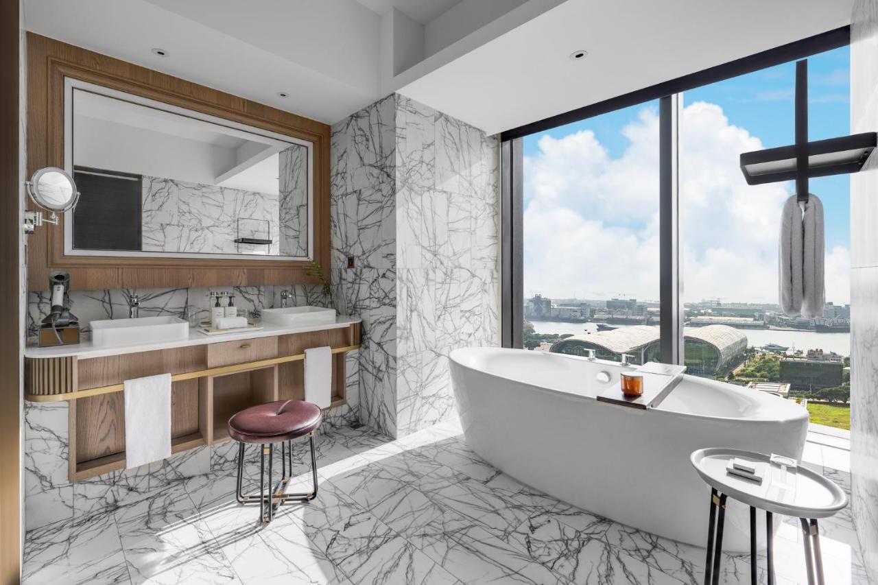InterContinental Kaohsiung, an IHG Hotel Bagian luar foto Bathroom