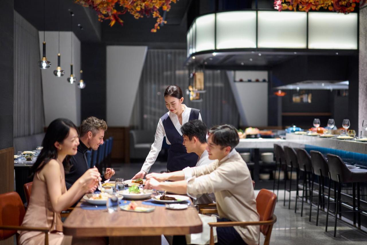 InterContinental Kaohsiung, an IHG Hotel Bagian luar foto A restaurant in China