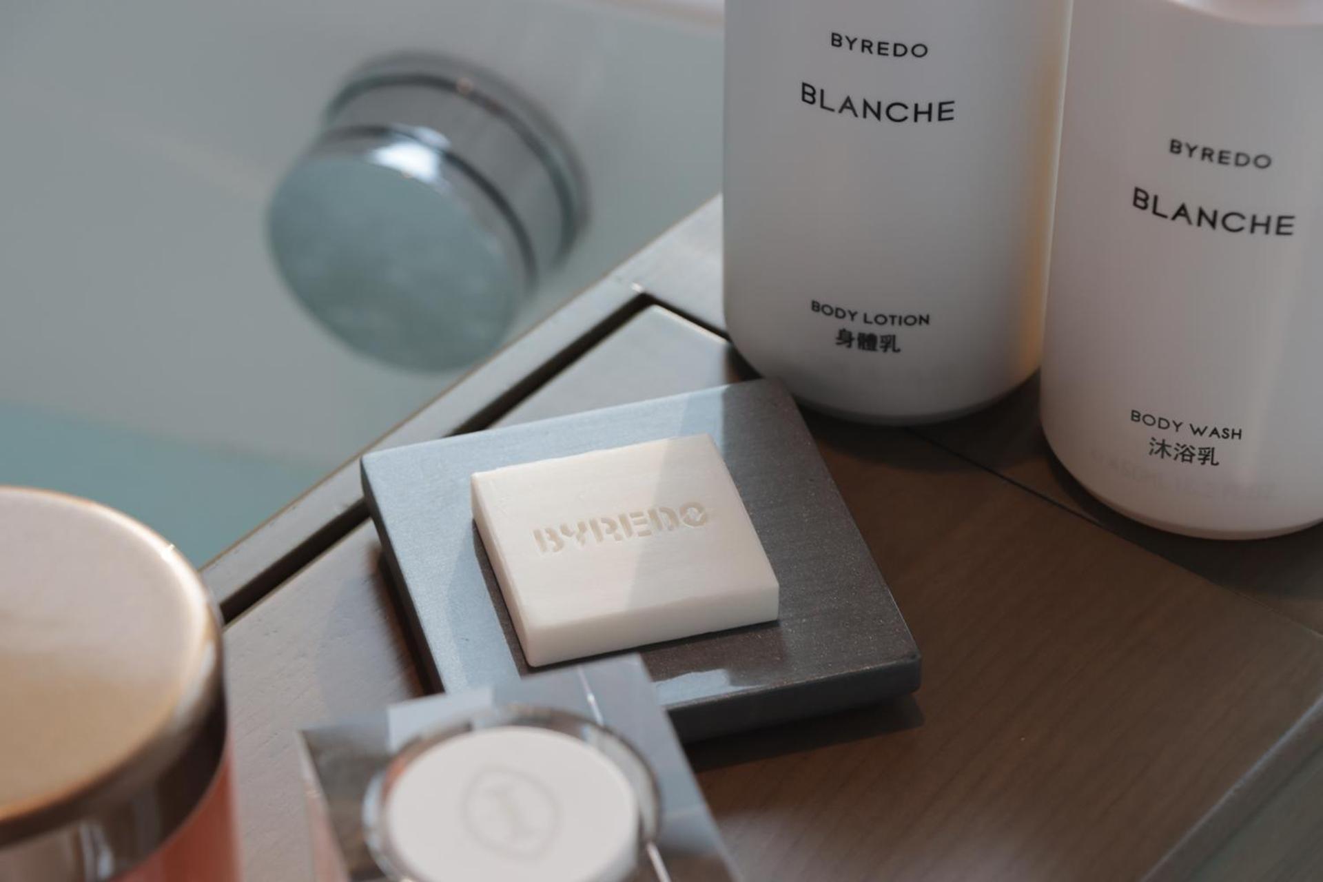 InterContinental Kaohsiung, an IHG Hotel Bagian luar foto Soap