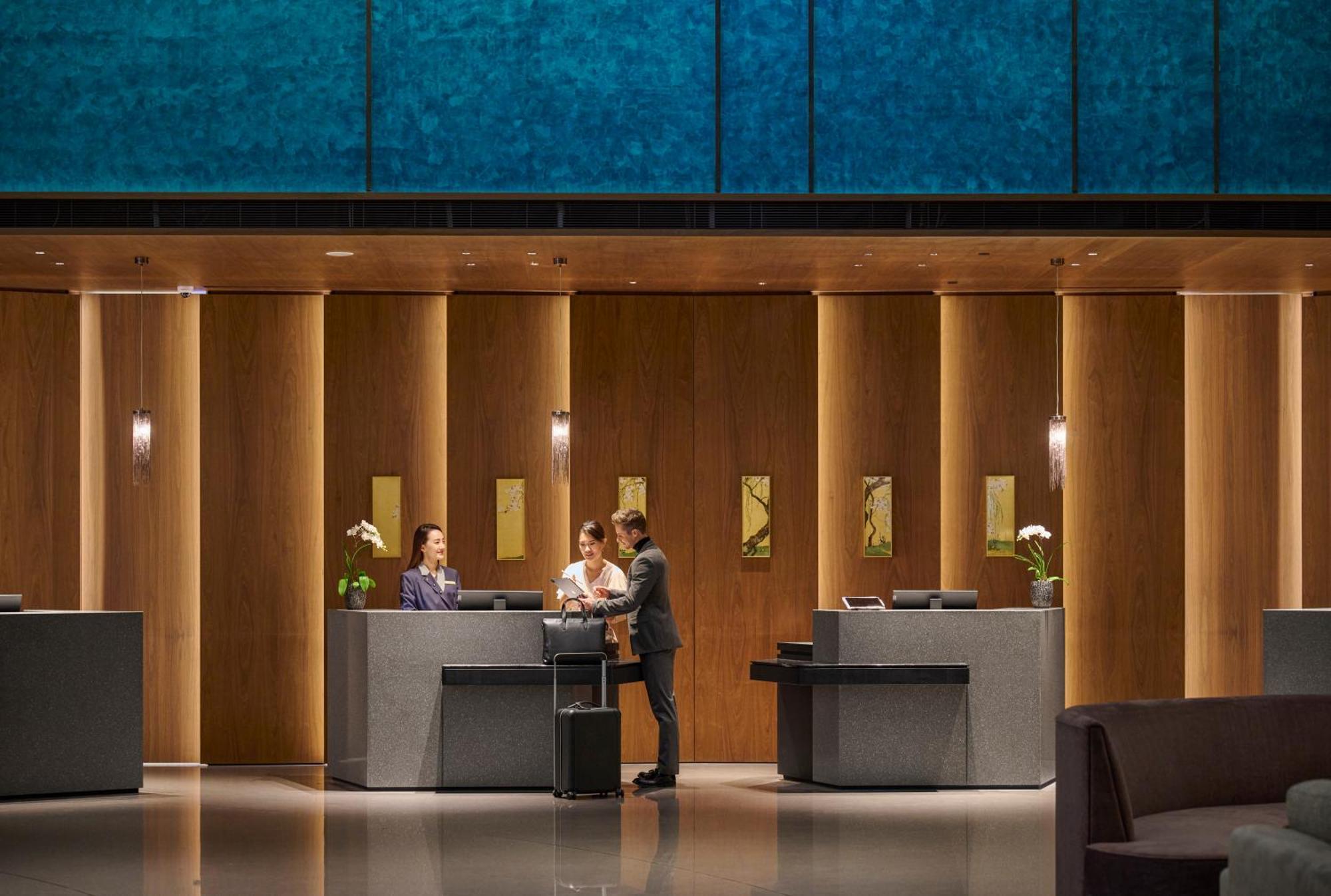 InterContinental Kaohsiung, an IHG Hotel Bagian luar foto The lobby of the hotel